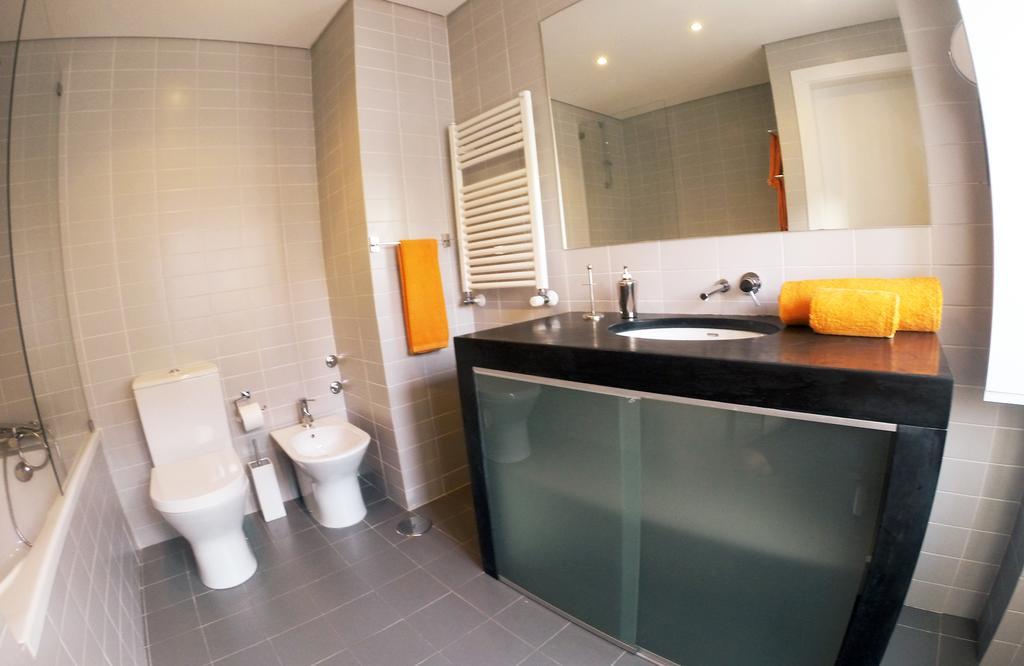 Triplex With Garage - Praca Das Flores Lisboa Δωμάτιο φωτογραφία