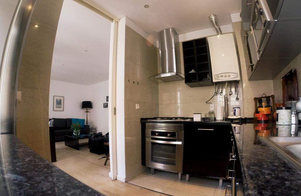 Triplex With Garage - Praca Das Flores Lisboa Δωμάτιο φωτογραφία